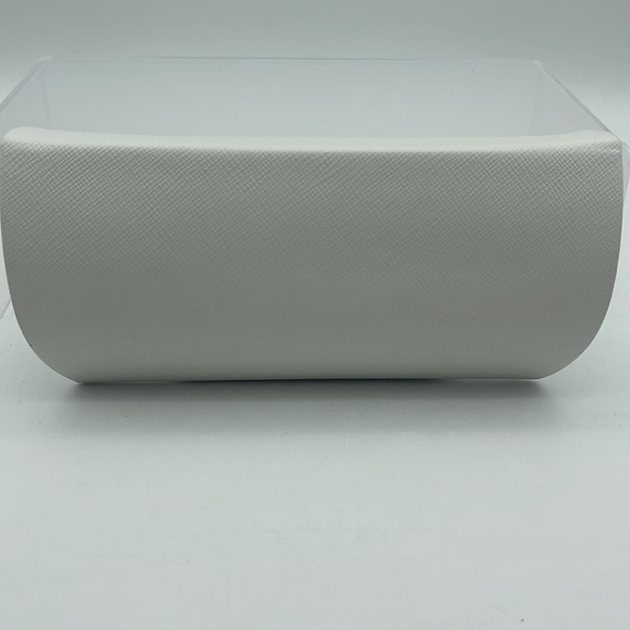 Michael Kors Hard Sunglass Case Lined White NEW - Picture 4 of 6